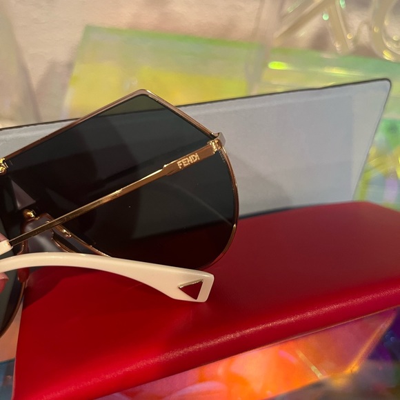 Fendi Rose Gold Flat Top Mirror Sunglasses- Authentic - Picture 4 of 4